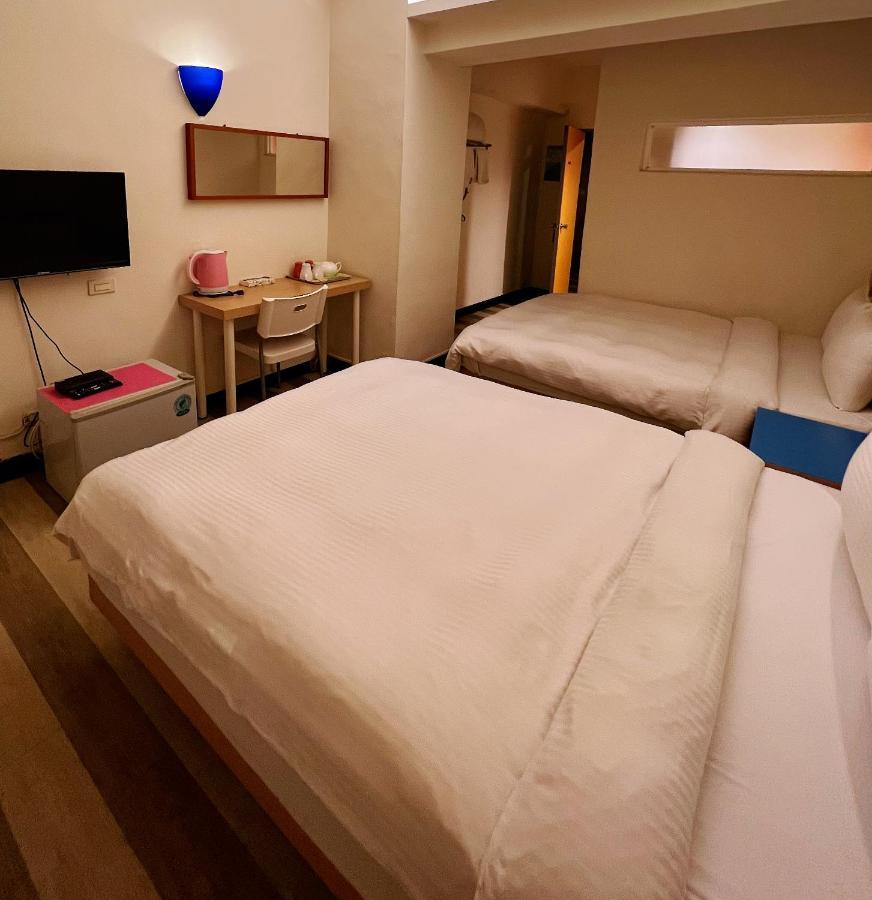 Hwa Hong Hotel Kaohsiung Esterno foto