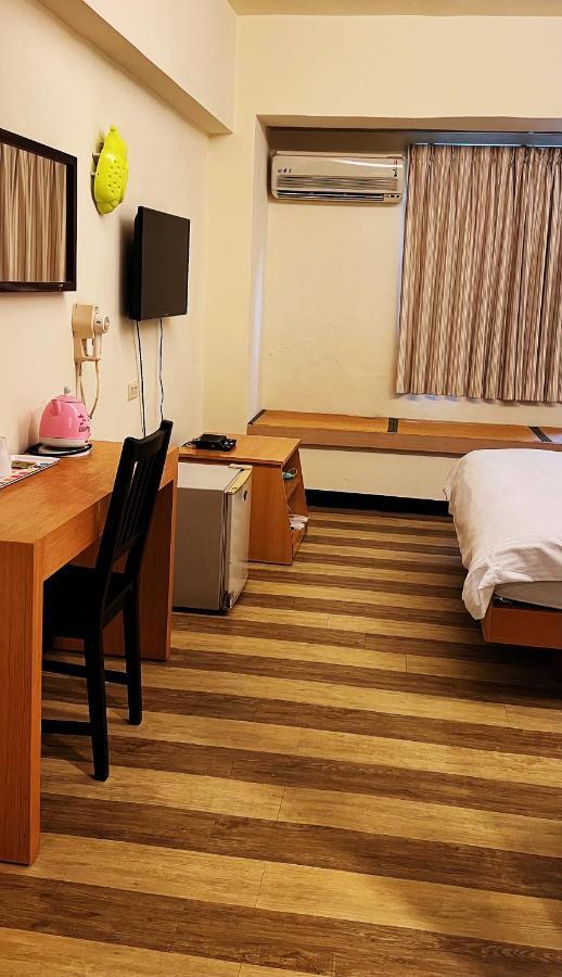 Hwa Hong Hotel Kaohsiung Esterno foto