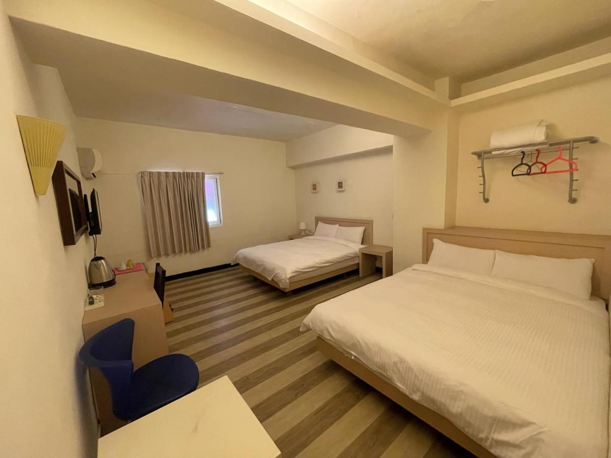 Hwa Hong Hotel Kaohsiung Esterno foto