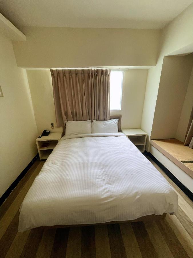 Hwa Hong Hotel Kaohsiung Esterno foto
