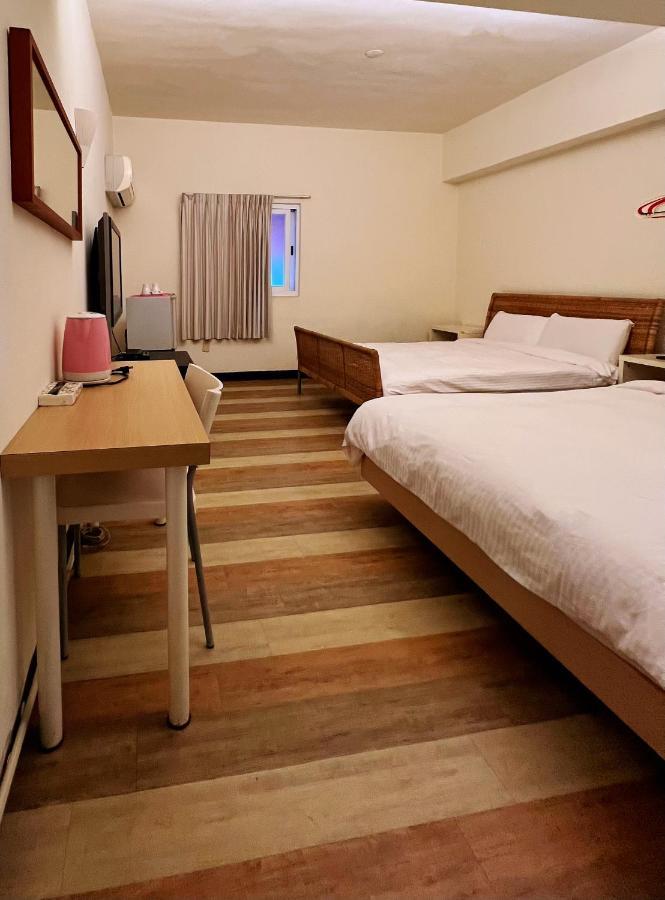 Hwa Hong Hotel Kaohsiung Esterno foto