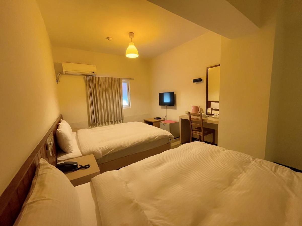 Hwa Hong Hotel Kaohsiung Esterno foto