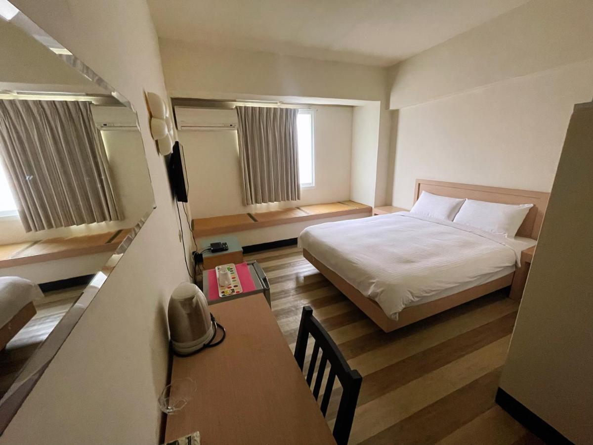 Hwa Hong Hotel Kaohsiung Esterno foto