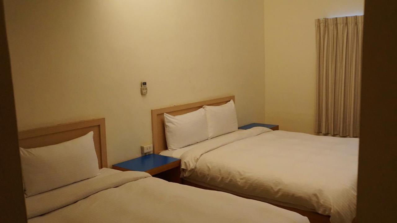 Hwa Hong Hotel Kaohsiung Esterno foto