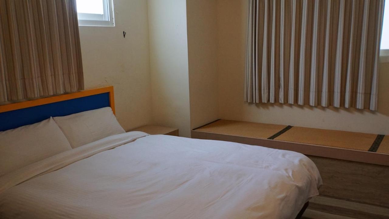 Hwa Hong Hotel Kaohsiung Esterno foto