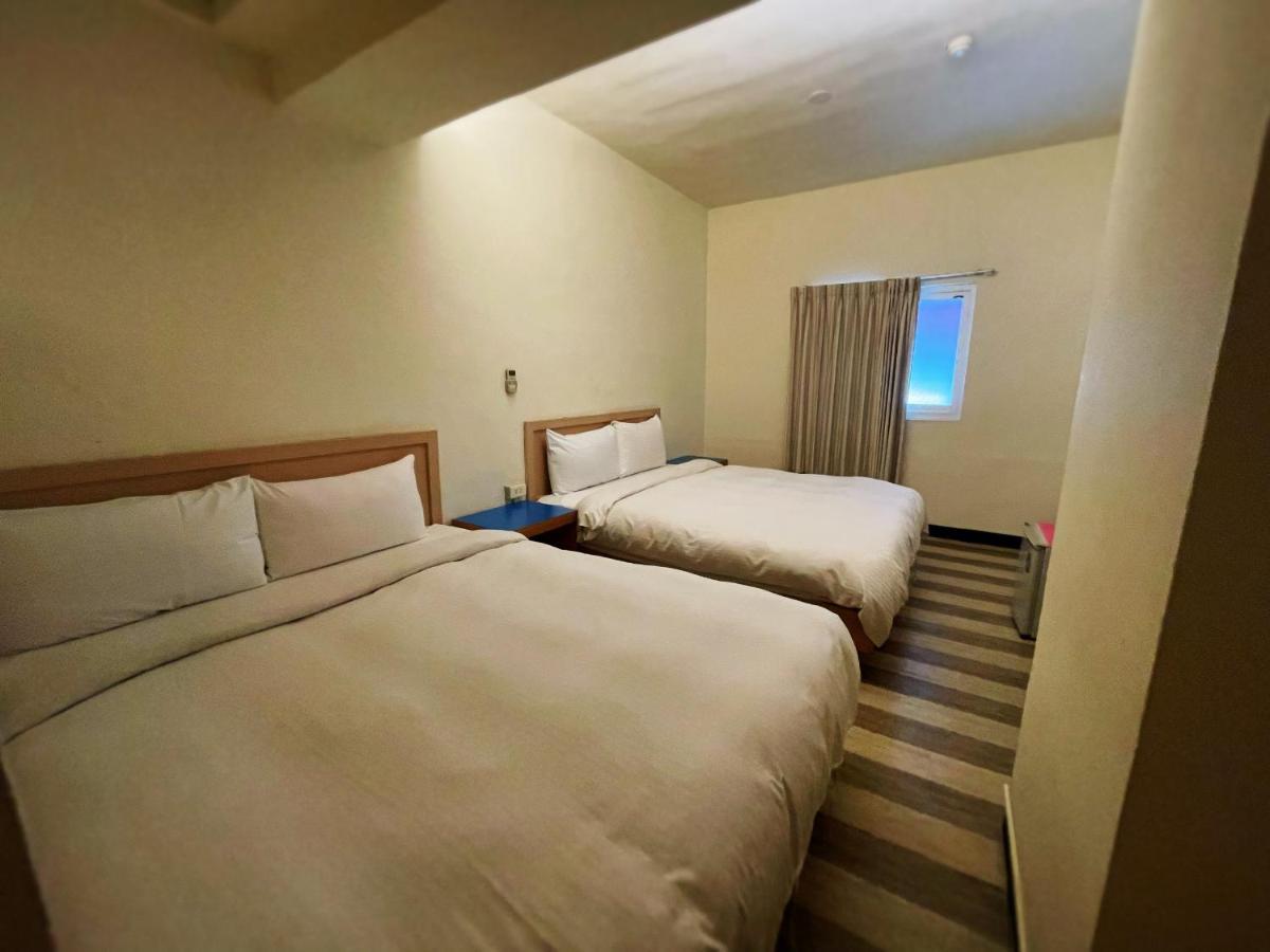 Hwa Hong Hotel Kaohsiung Esterno foto