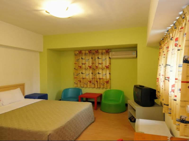 Hwa Hong Hotel Kaohsiung Esterno foto